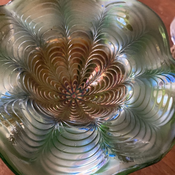 Vintage Fenton Green Carnival Glass Peacock Tail Pedestal Compote - Picture 3 of 3